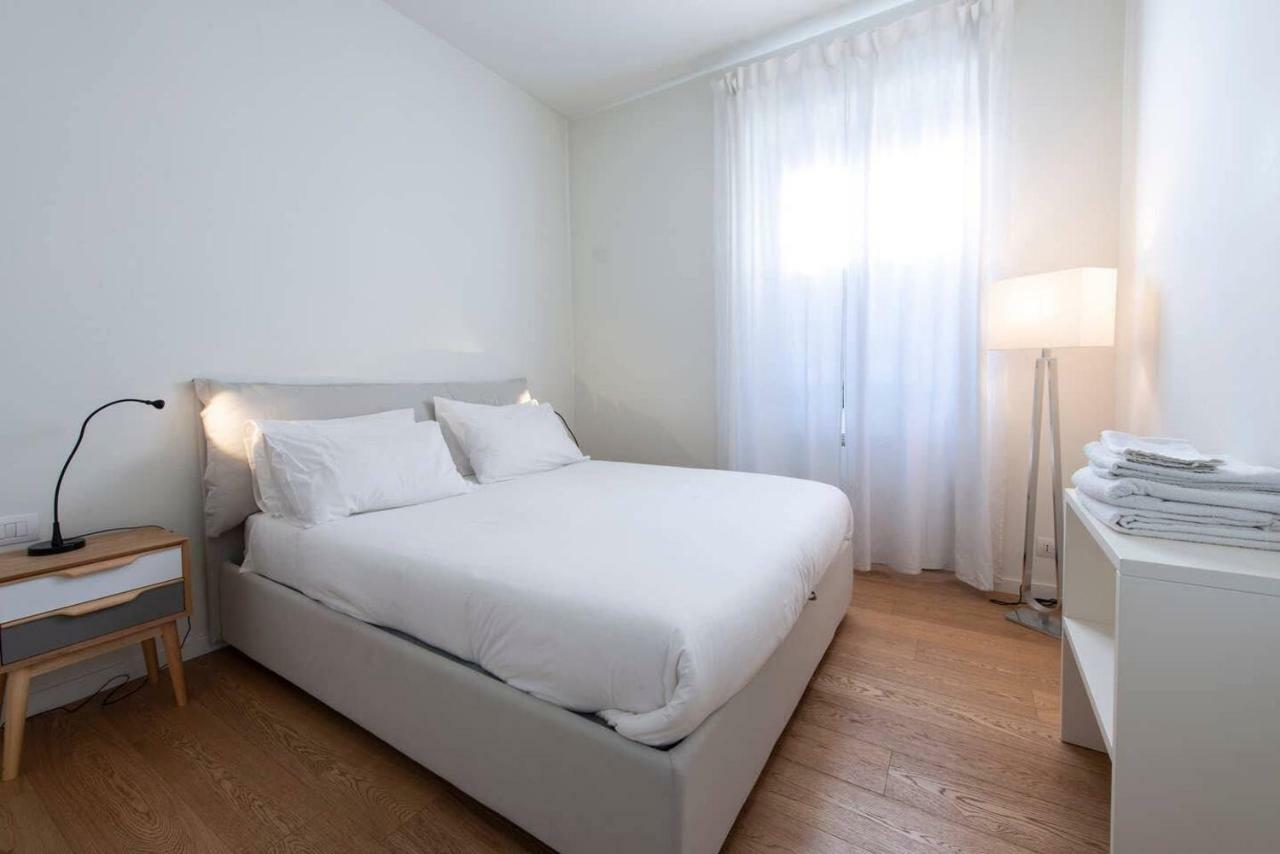 Joivy 1Br Apt In Isola With Stunning View To Bosco Verticale Milão Exterior foto