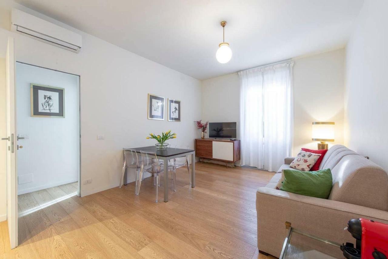 Joivy 1Br Apt In Isola With Stunning View To Bosco Verticale Milão Exterior foto