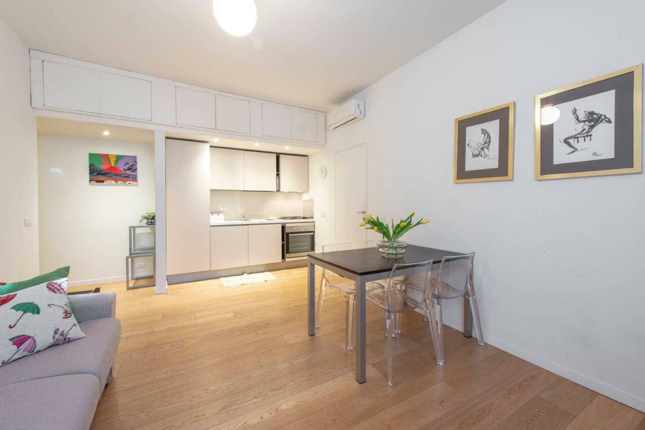 Joivy 1Br Apt In Isola With Stunning View To Bosco Verticale Milão Exterior foto