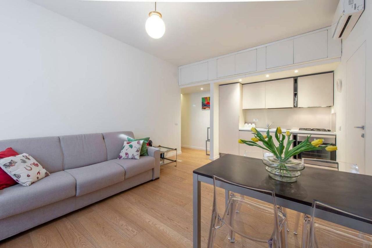 Joivy 1Br Apt In Isola With Stunning View To Bosco Verticale Milão Exterior foto